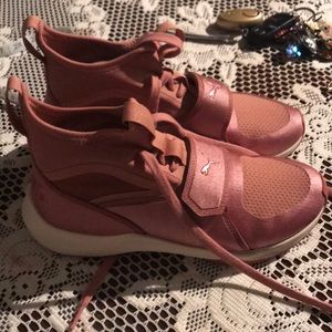 COPY - Women’s high top Pumas